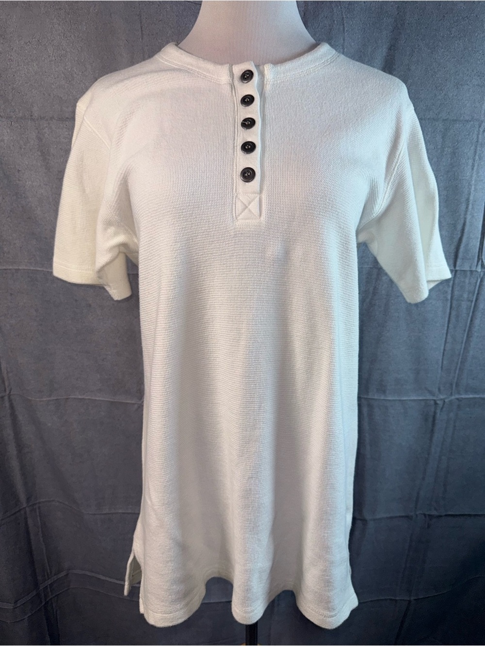 1261-Vintage Chaus White Short-Sleeve Henley with Button Placket